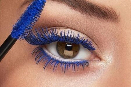 blue mascara